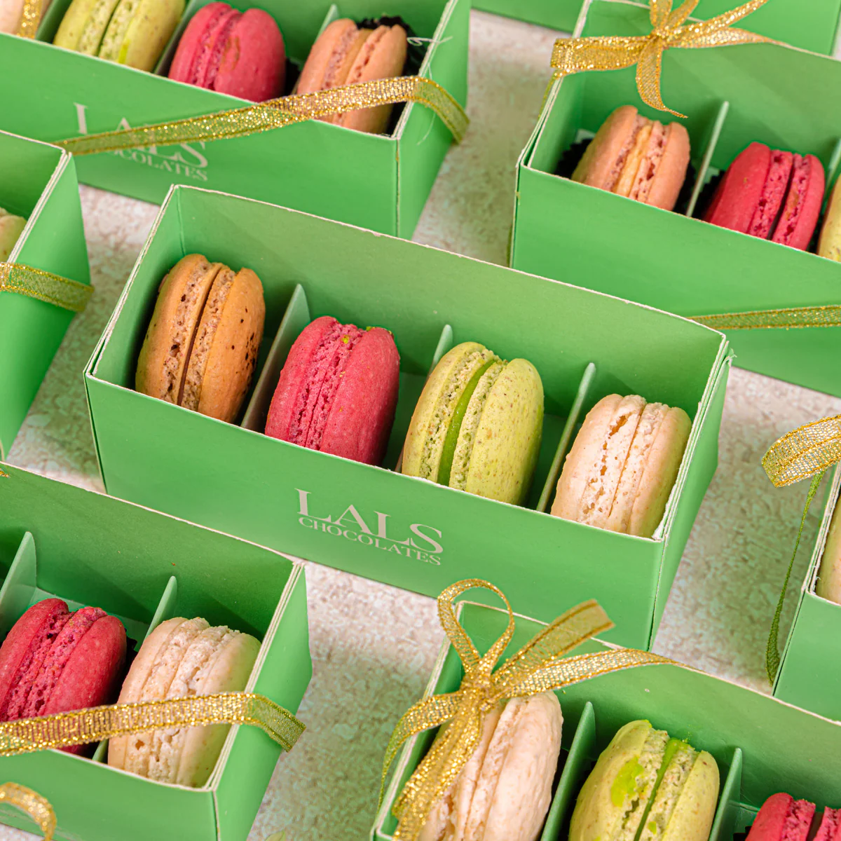 Assorted French macarons 4 pc - Image 3