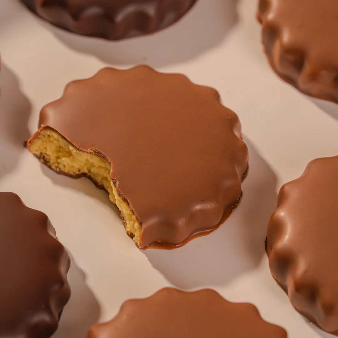 Chocolate Biscuits Tin - Image 4