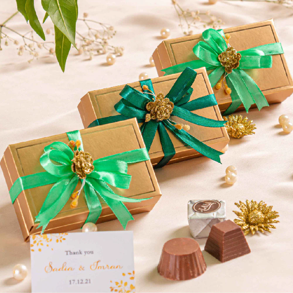 Gold Favour Box (2 Pcs)