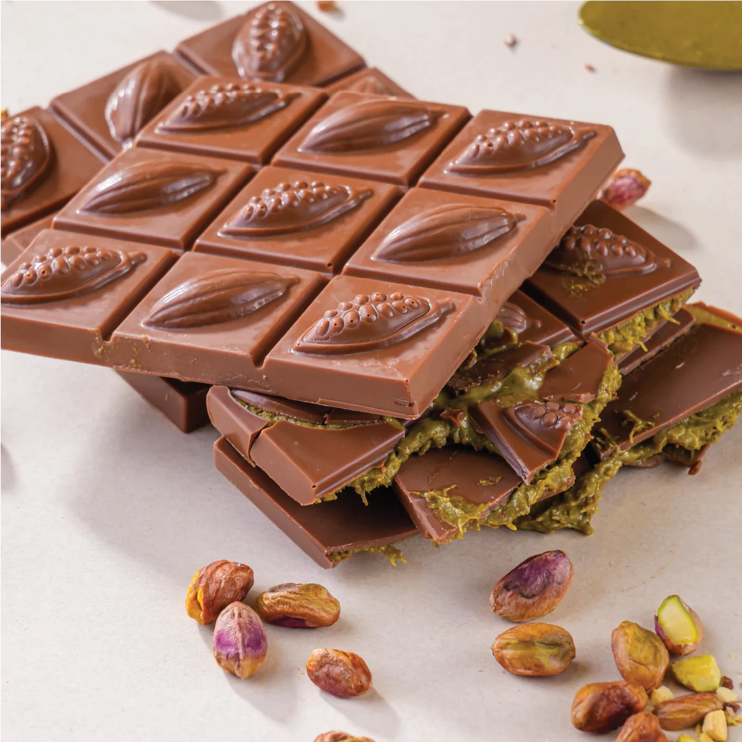 Pistachio Kunafa Chocolate Bar - Image 3
