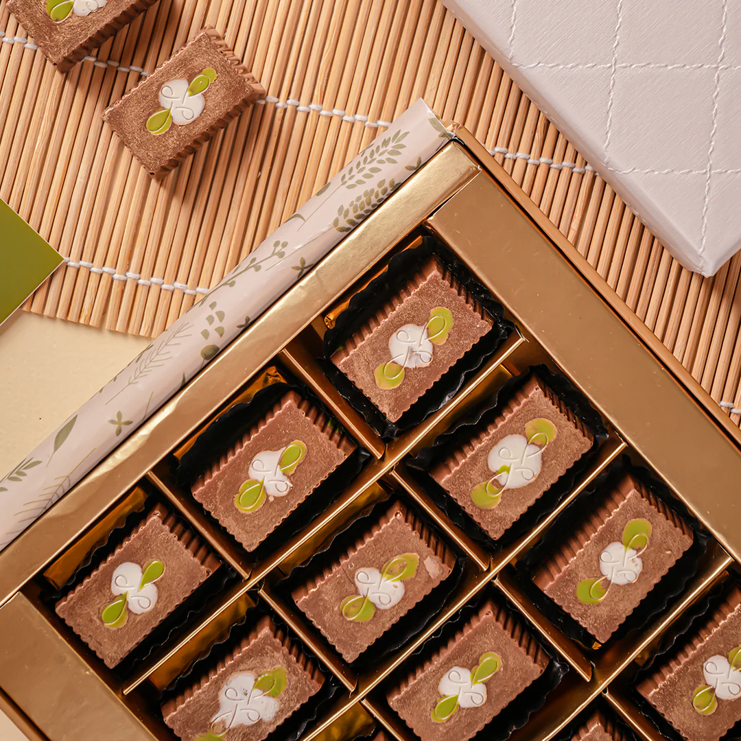 Pistachio Kunafa Box 12 pcs - Image 3