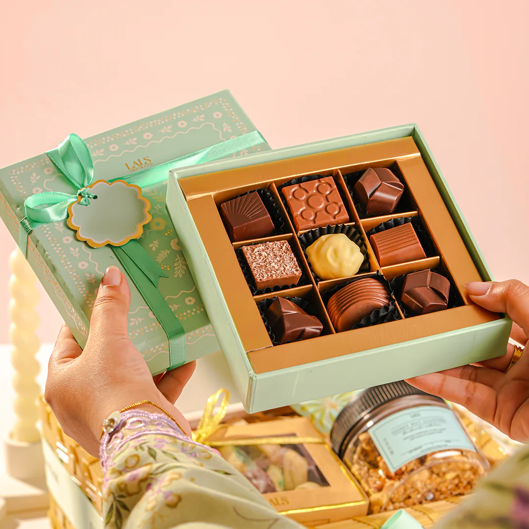Sweet Snackables Hamper - Image 2