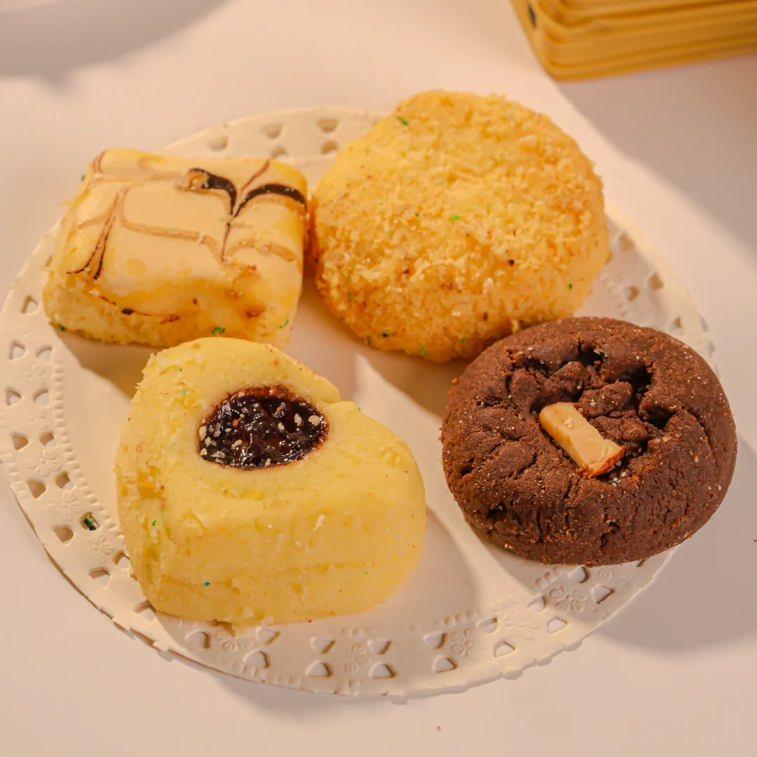 Sweet Snackables Hamper - Image 3