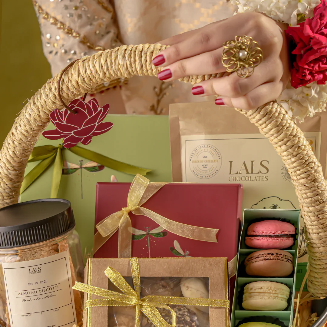 Wedding Showstopper Basket - Image 3